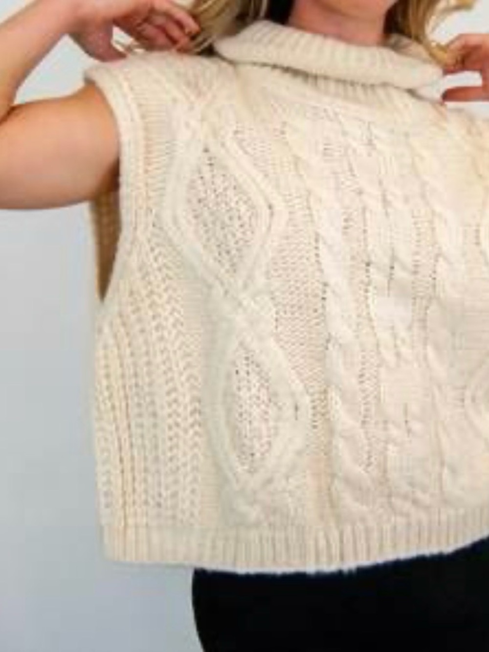 Anthropologie Cable Knit Sleeveless Turtleneck Sweater - Cream Sz OS